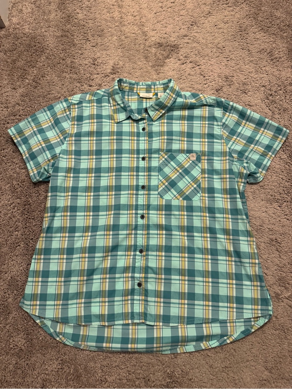 Women’s L.L.Bean Plaid Short-Sleeve Button-Down Shirt